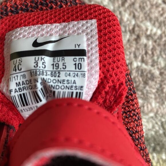 Nike Pair of Shoes - Picture 6 of 7